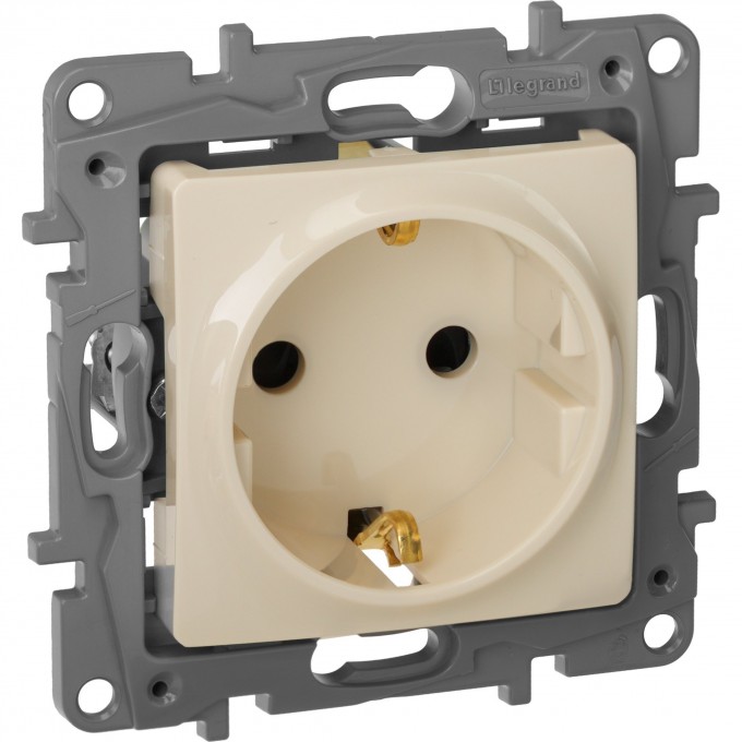 Розетка LEGRAND 2К+З со шторками немецкий стандарт 16 А 250 В Etika слоновая кость 672322