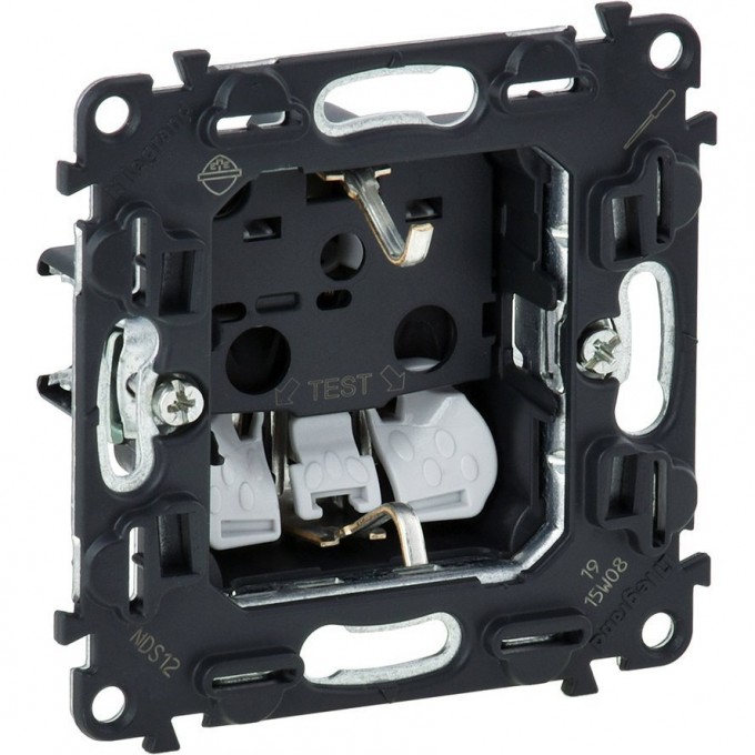 Силовая розетка LEGRAND Valena IN'MATIC 2К+З 16А 250В с защитными шторками безвинтовые зажимы 753030