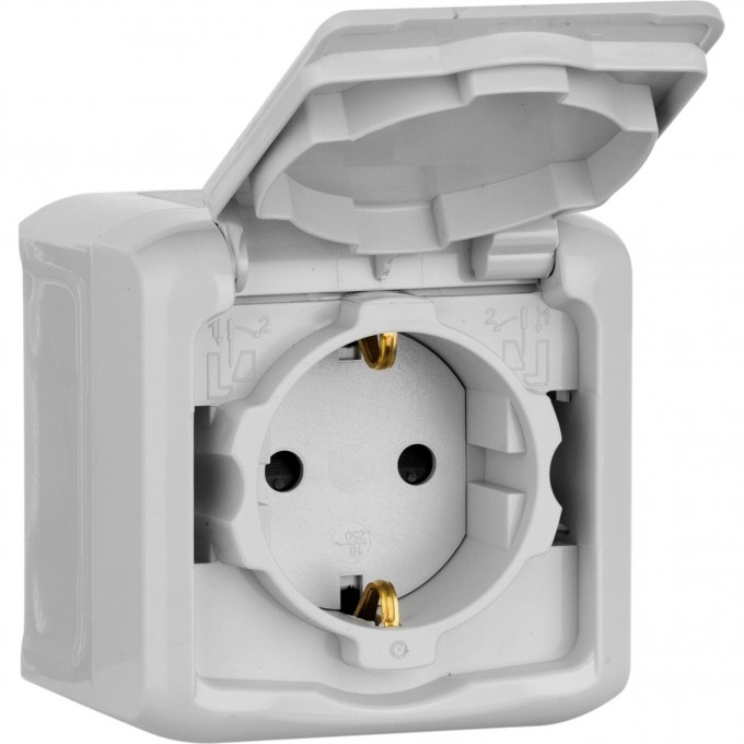 Розетка LEGRAND 2К+З с защитными шторками 16 A 250 В Quteo IP 44 серый 782351